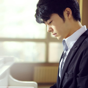 13小箩莉洗澡无打码遮掩
